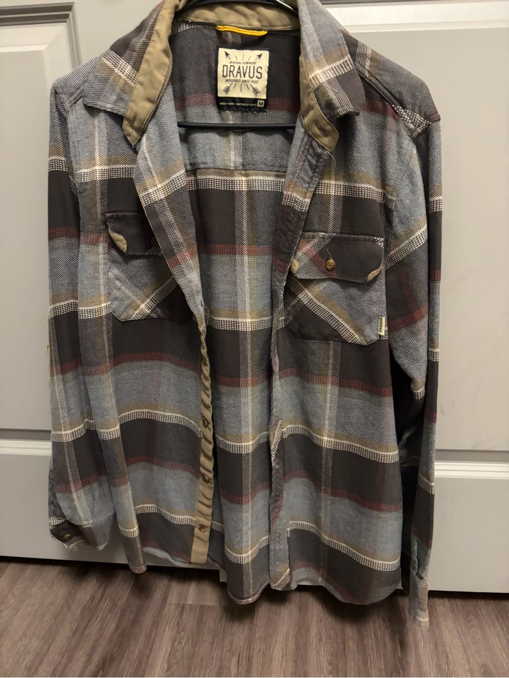 Dravus (Zummiez)Plaid Button-Up Shirt in Blue, Gray, Brown
